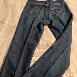 Ladies wrangler jeans